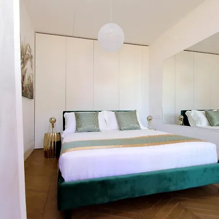 Luxury Domus 1 *
