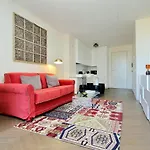 Luxury Domus 1 *